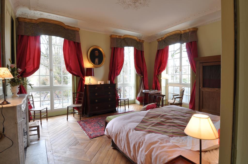 เลอ ชาโต เดอ ลา เวียร์ฌ Bed & Breakfast Bures-sur-Yvette ห้อง รูปภาพ